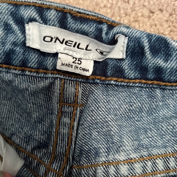 o’neill jean shorts, great condition, size 25. - Picture 3 of 3